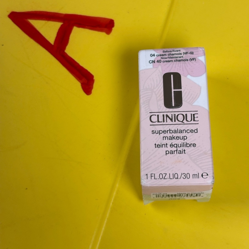 Clinique Superbalanced Makeup - Cream Chamois